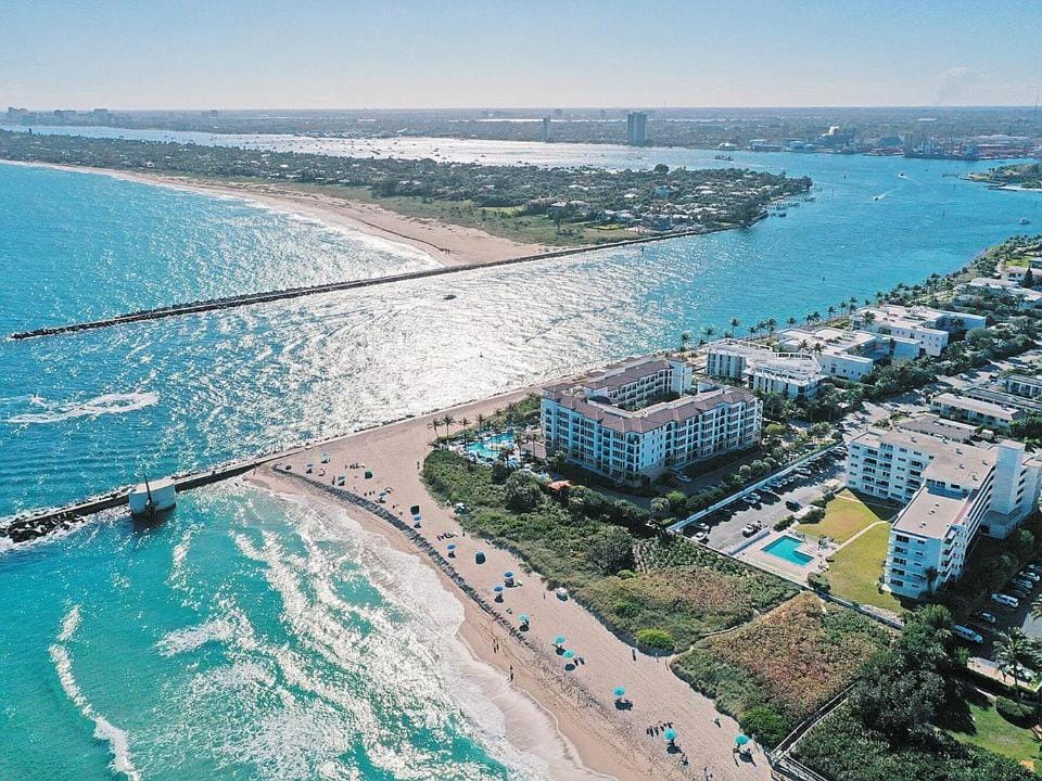 Property building, Nearby landmark, Day, Natural landscape, Bird's eye view, Beach, City view, Sea view