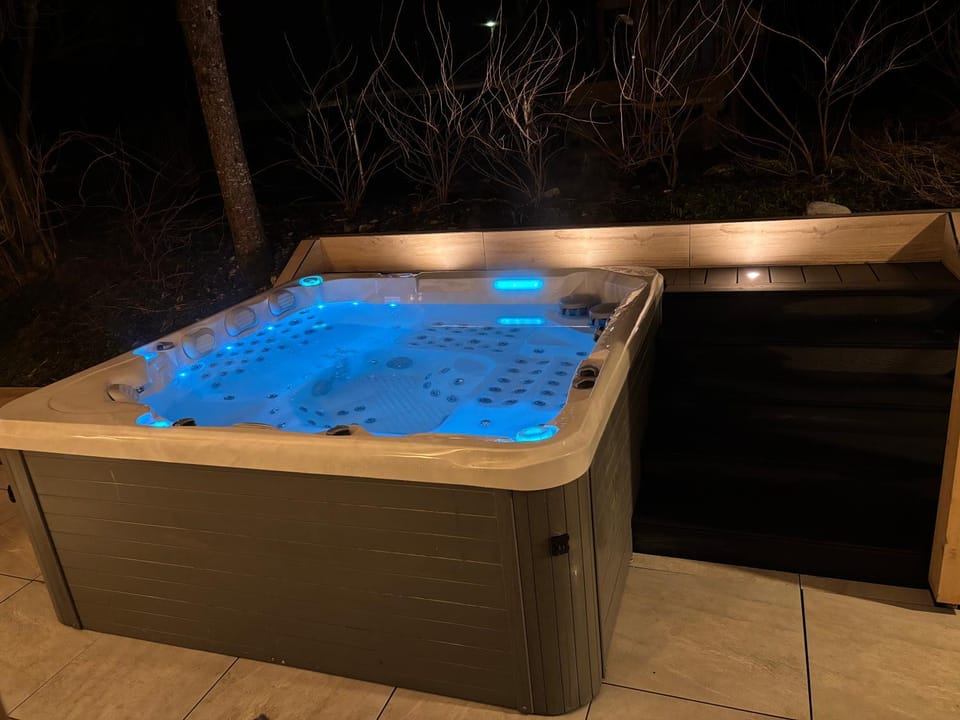 Hot Tub, Spa and wellness centre/facilities