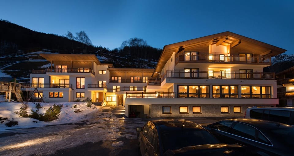 Pension Grünerhof Bed and Breakfast in Soelden