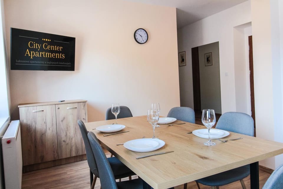 TV and multimedia, Dining area, Logo/Certificate/Sign