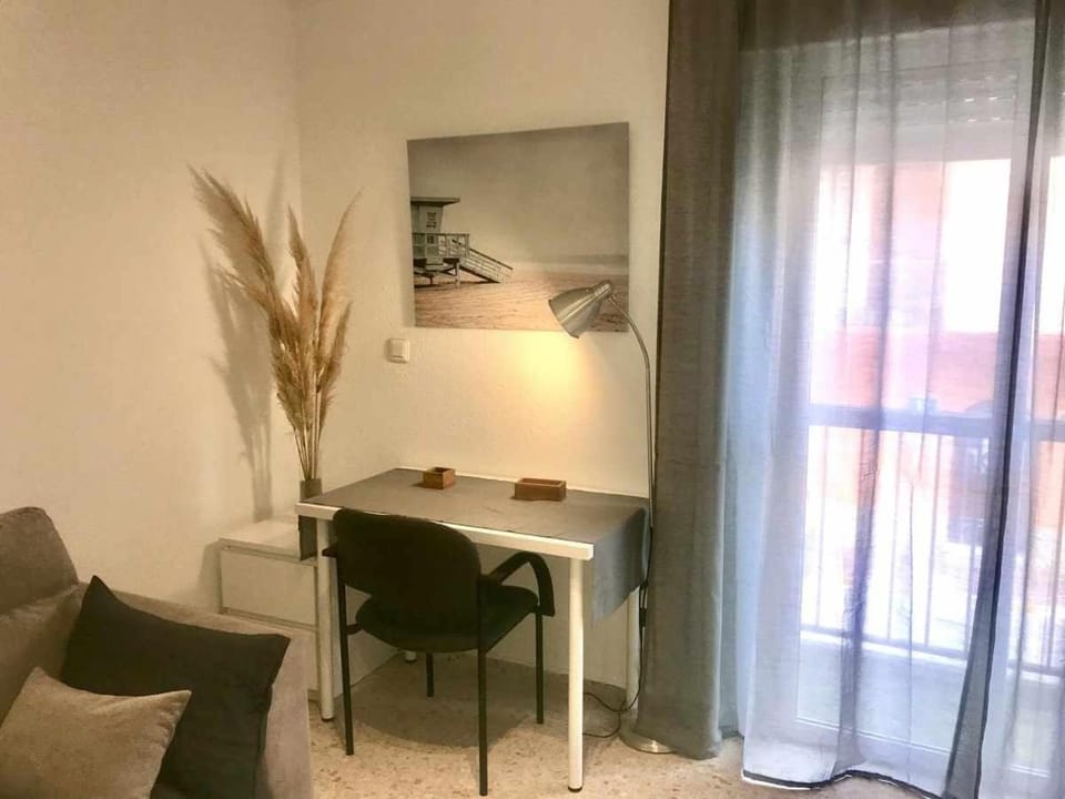 TV and multimedia, Seating area, Dining area