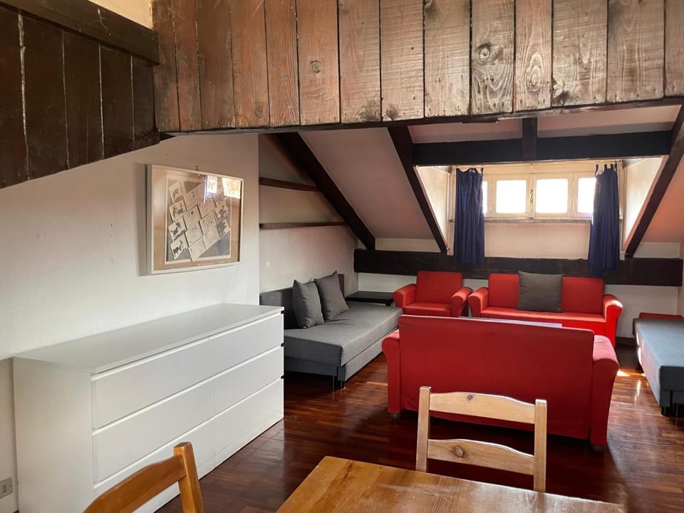 Property building, Living room, Seating area, Family