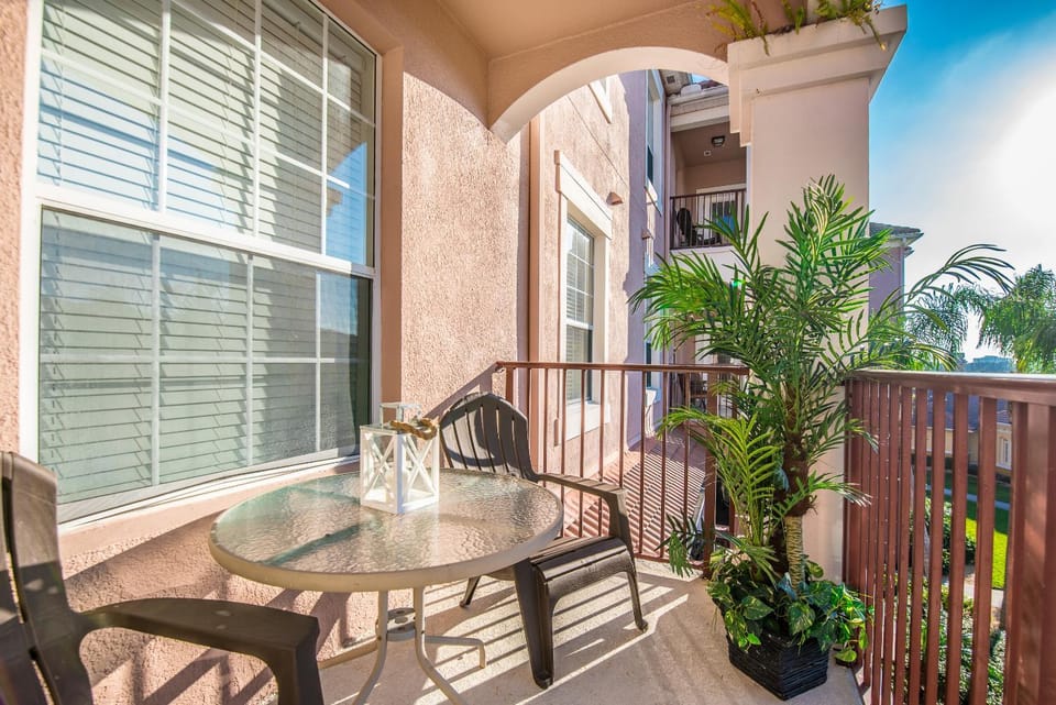 Luxury PET FRIENDLY Condo, Near Clubhouse & Pool Apartment in Highlands Reserve