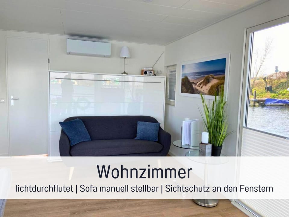 Living room, air conditioner