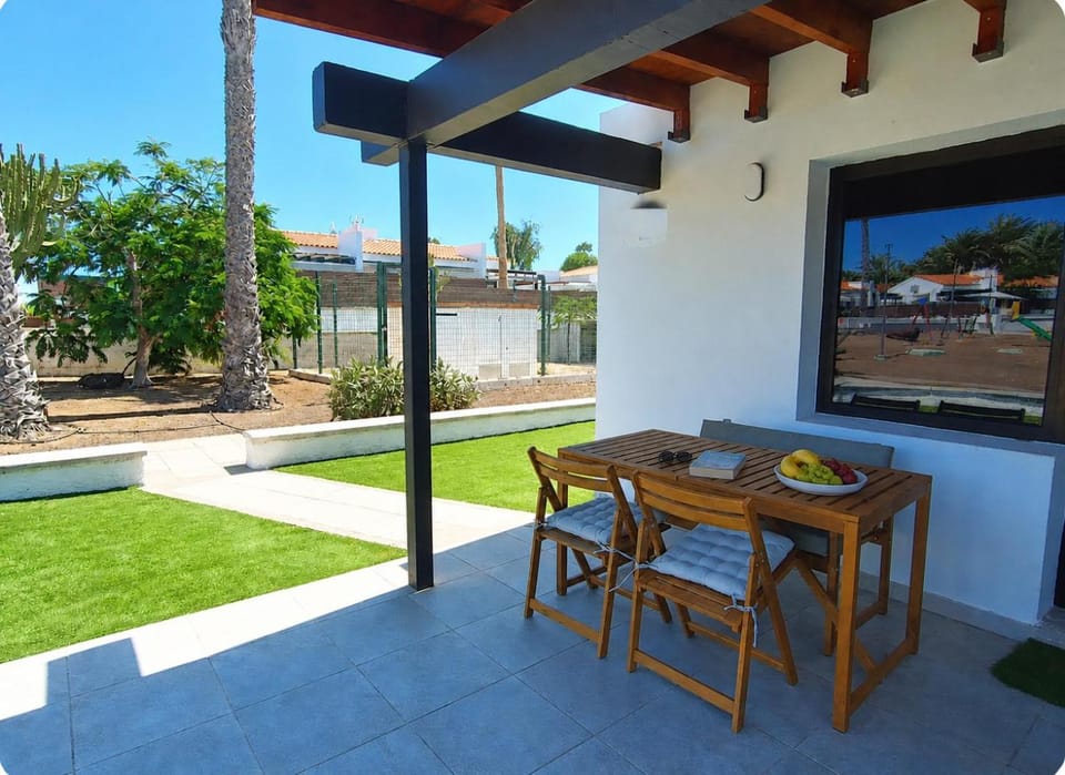 Sunny bungalow with garden #1 Apartment in Maspalomas