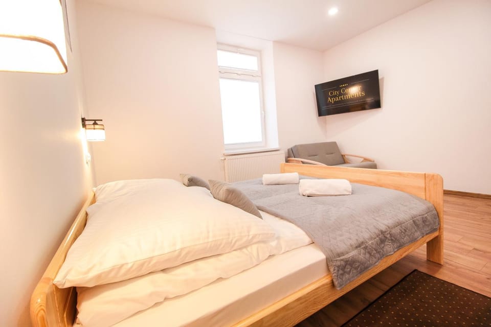 Bed, Logo/Certificate/Sign, Bedroom