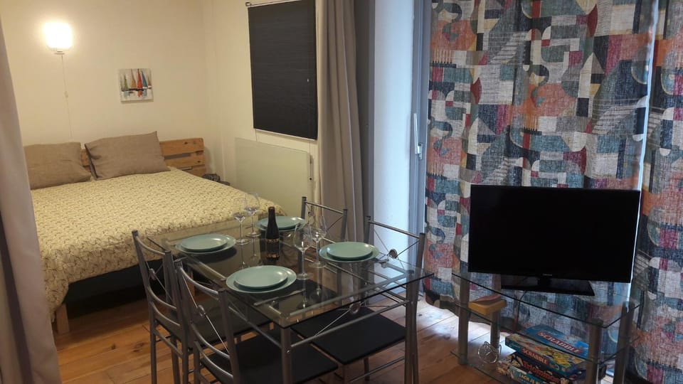 Dining area, Bedroom