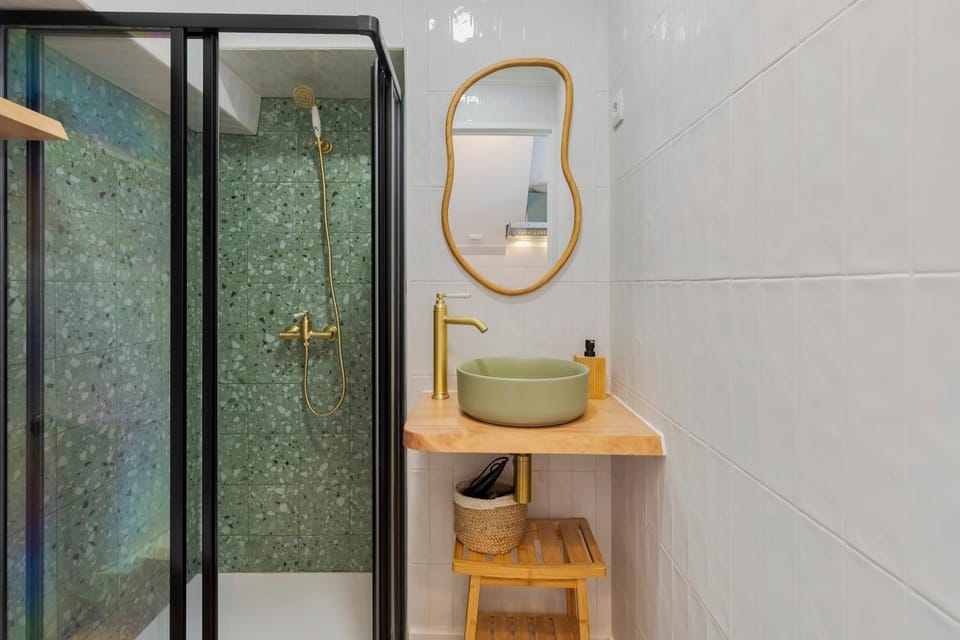 Shower, Bathroom