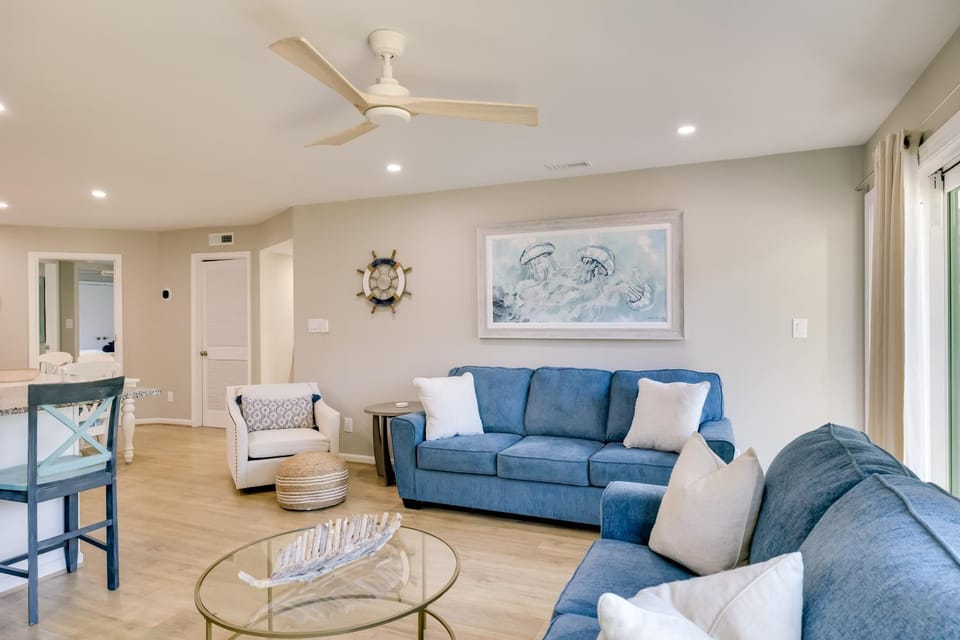 Emerald Isle Condo w/ Indoor Pool & Beach Access! House in Emerald Isle