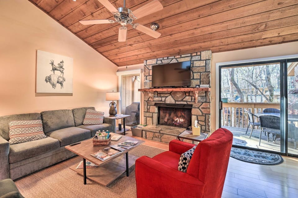 Sunny Sapphire Townhome w/ Resort Amenities! House in Tennessee
