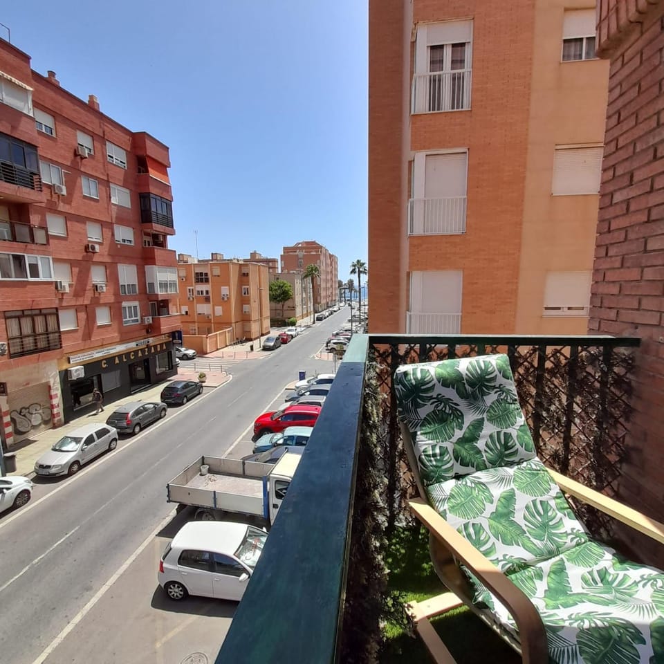 APARTAMENTO ZAPILLO ALMERIA 100 METROS DE LA PLAYA Apartment in Almería