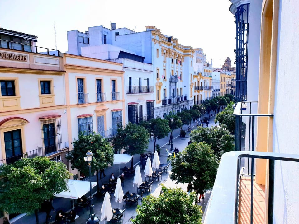 Nearby landmark, Neighbourhood, View (from property/room), Balcony/Terrace, City view, Street view