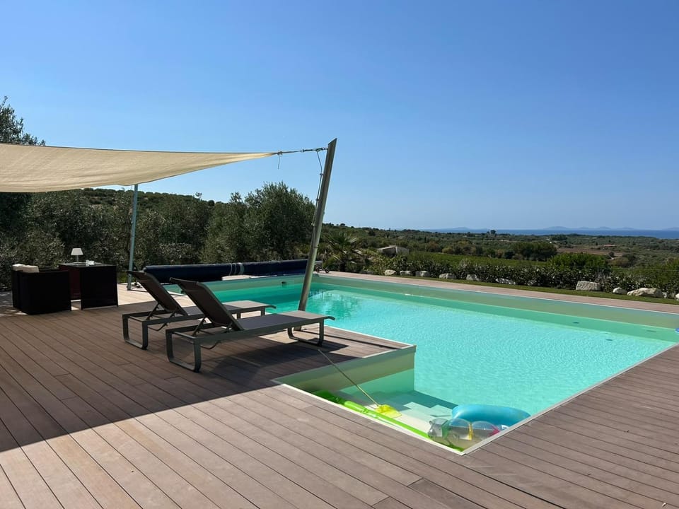 CASA MARE e TRAMONTO w Large Private Pool House in Sardinia