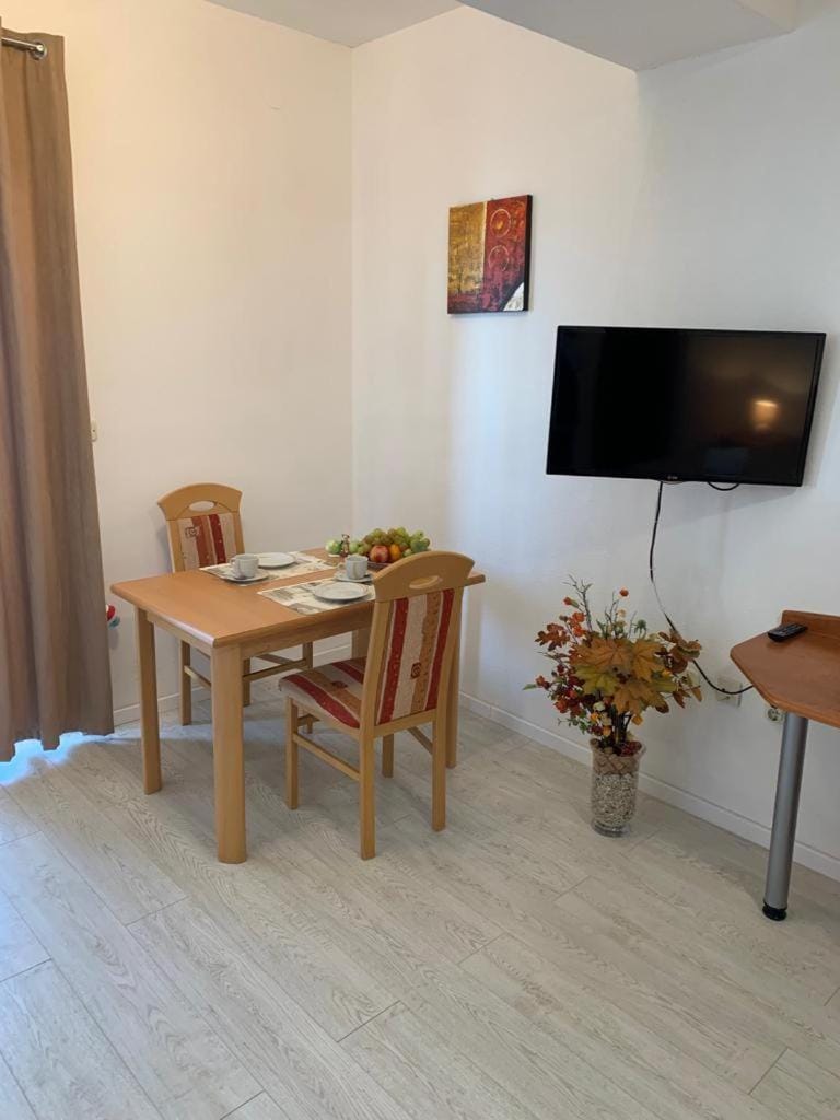 TV and multimedia, Dining area