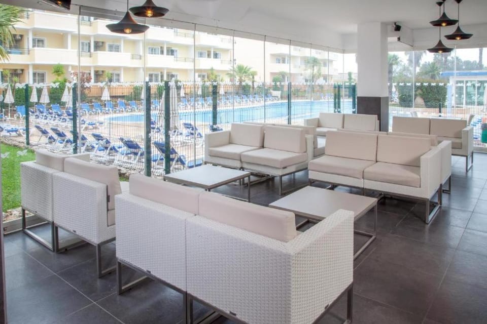 Lounge or bar, Swimming pool