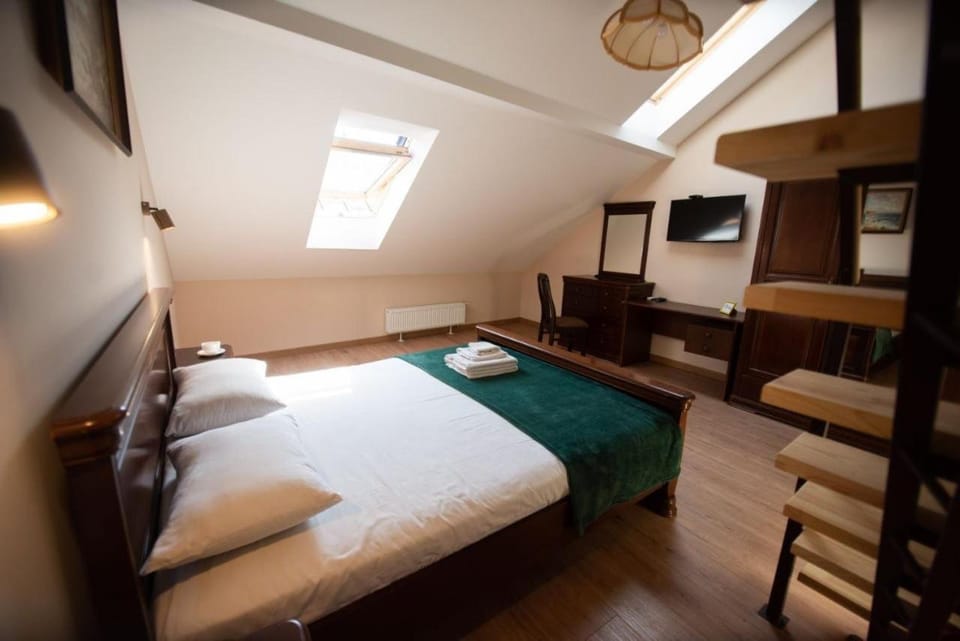 Площа Князя Ярослава Осмомисла 9, центр Львова! Apartment in Lviv