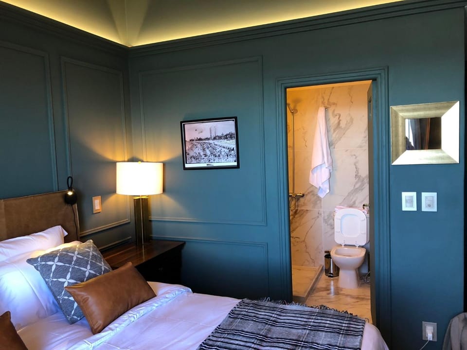 Bed, Photo of the whole room