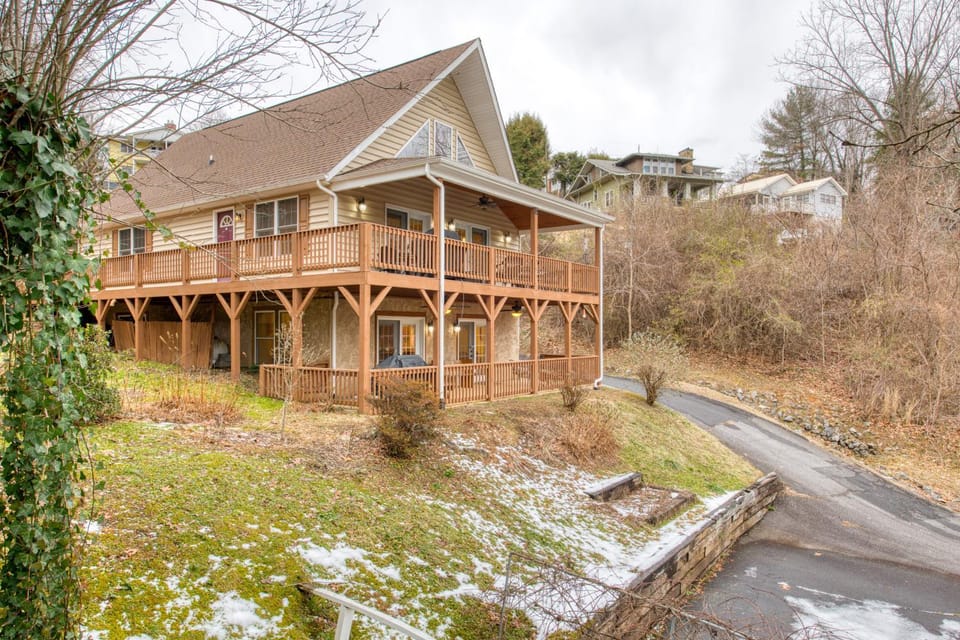 Carr House Lower House in Lake Junaluska