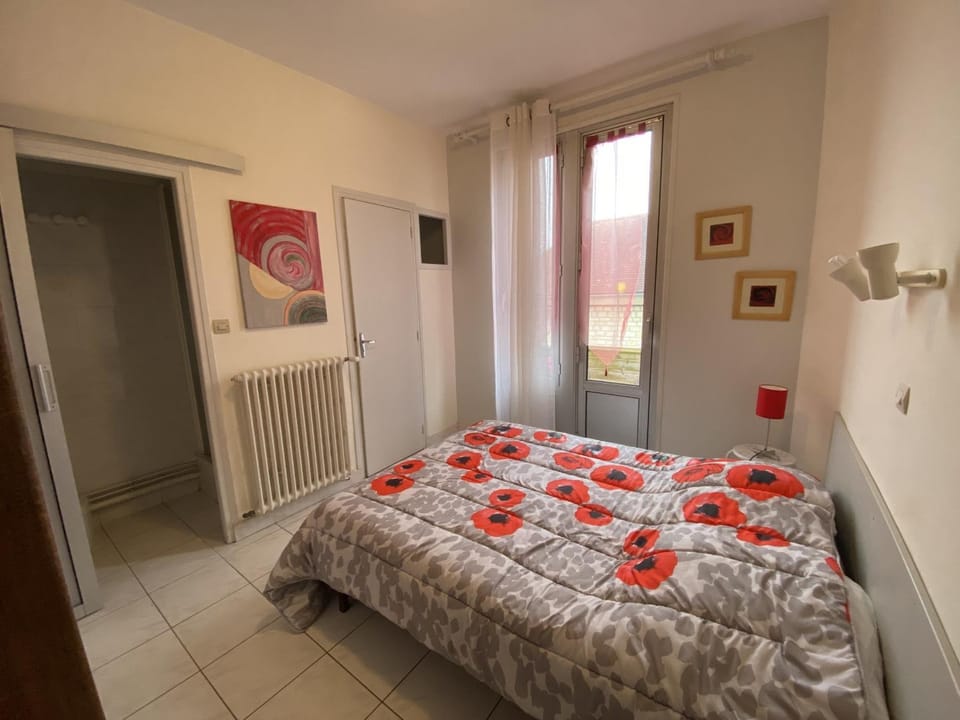 Charmant T2 en Centre-ville avec Balcon et Wi-Fi proche des Thermes – La Roche-Posay - FR-1-541-77 Apartment in Nouvelle-Aquitaine