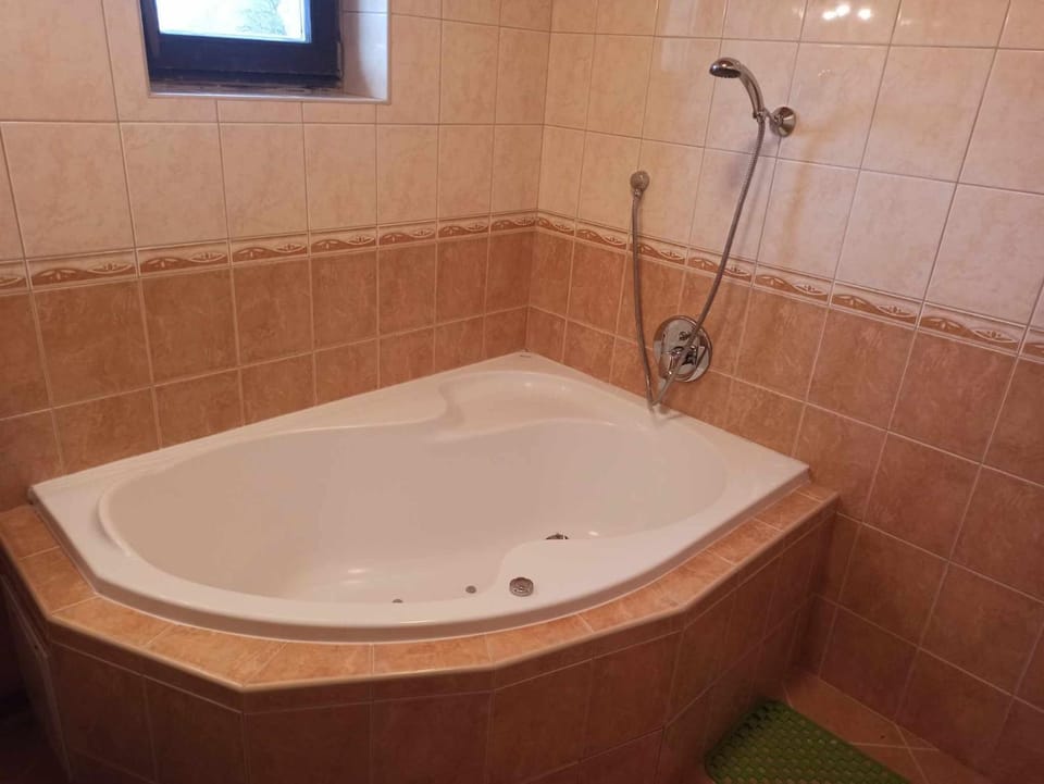 Bathroom, Bath