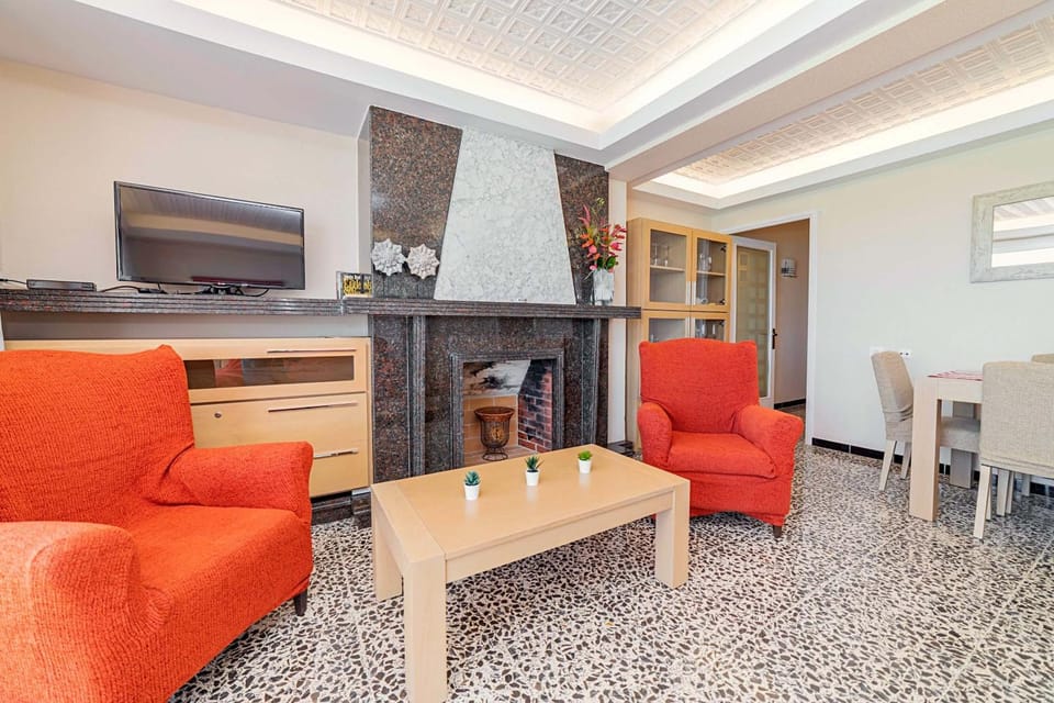 TV and multimedia, Living room, Seating area, flat iron