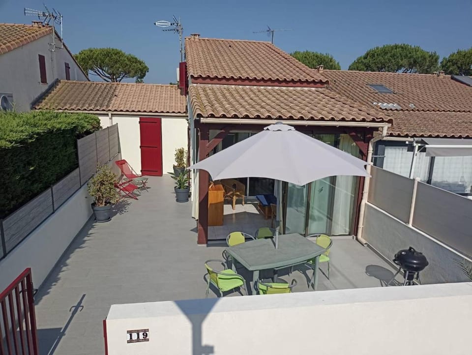 Property building, Balcony/Terrace, Balcony/Terrace, Dining area