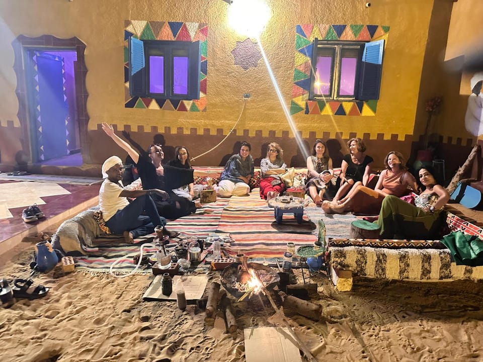 Balcony/Terrace, Evening entertainment, group of guests