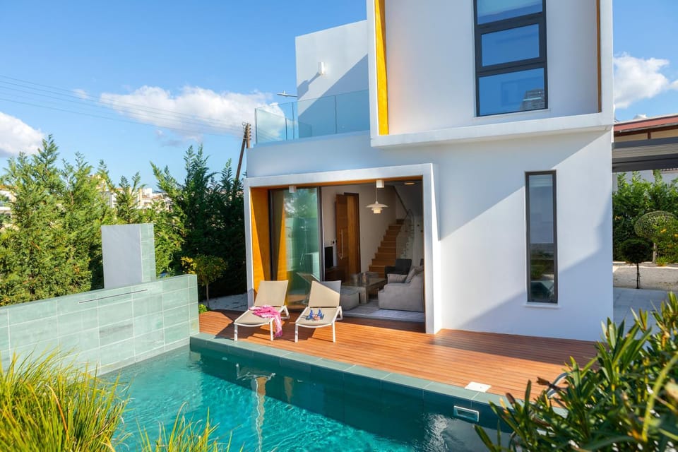 Property building, Facade/entrance, Swimming pool