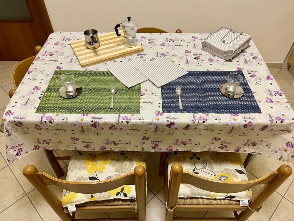 Dining area, Breakfast, kitchen