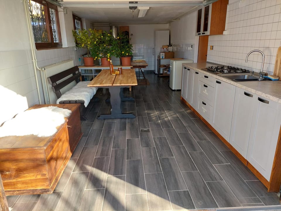 Kitchen or kitchenette, Dining area, stove, kitchen, kitchen