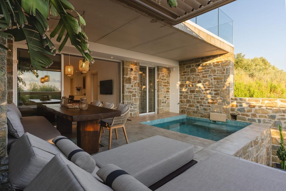 Patio, Day, Natural landscape, View (from property/room), Balcony/Terrace, Seating area, Pool view, Swimming pool, sunbed