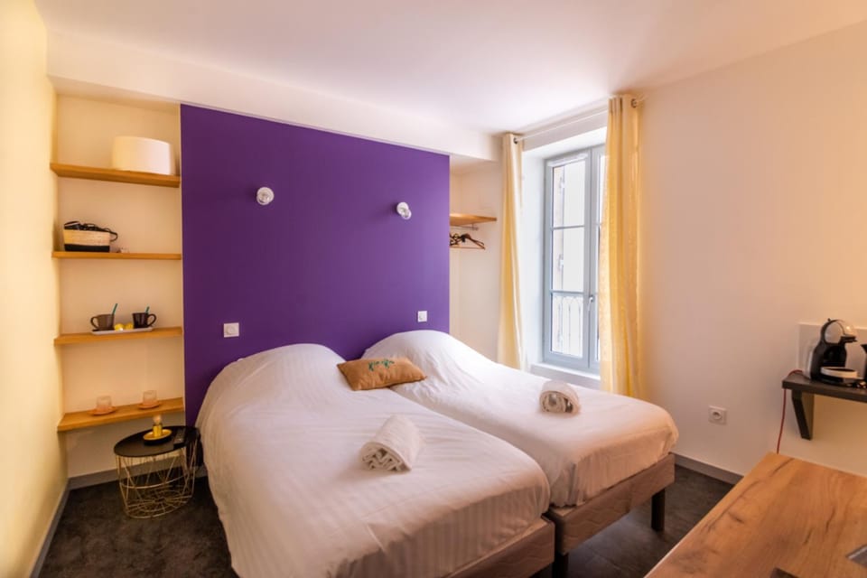 Bed, Bathroom, Coffee/tea facilities, Bedroom