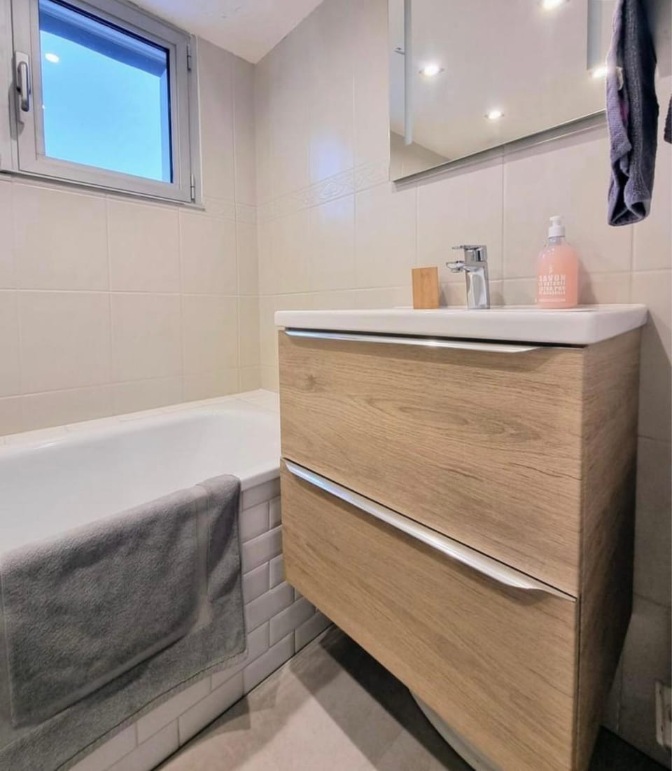 Villa Manoca Bed and Breakfast in Île-de-France