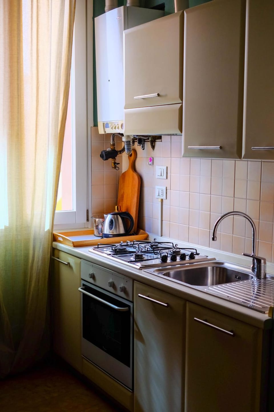 Kitchen or kitchenette, Living room, Breakfast, Lunch, Time of day, oven, pet friendly, stove