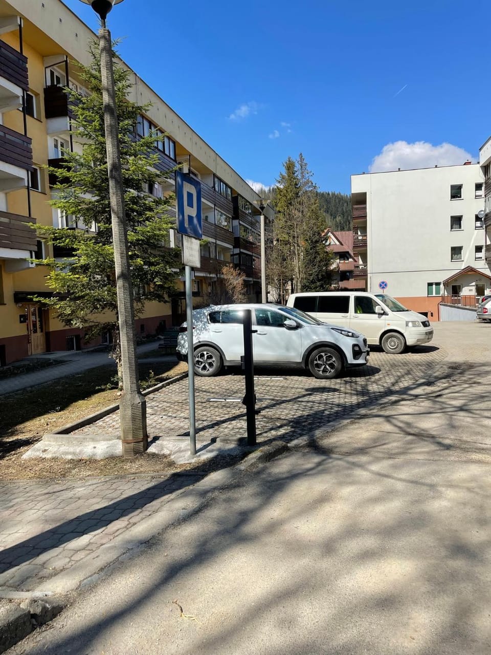 Property building, Neighbourhood, Location, Inner courtyard view