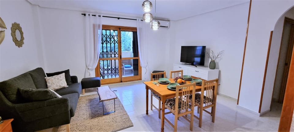 Living room, Seating area, Dining area