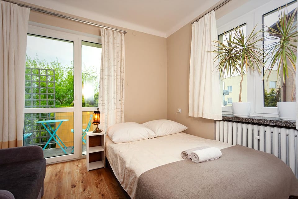 Bed, Garden view