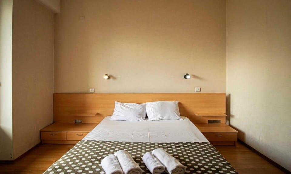 1BR apartment with balcony on Mtatsminda Apartment in Tbilisi, Georgia