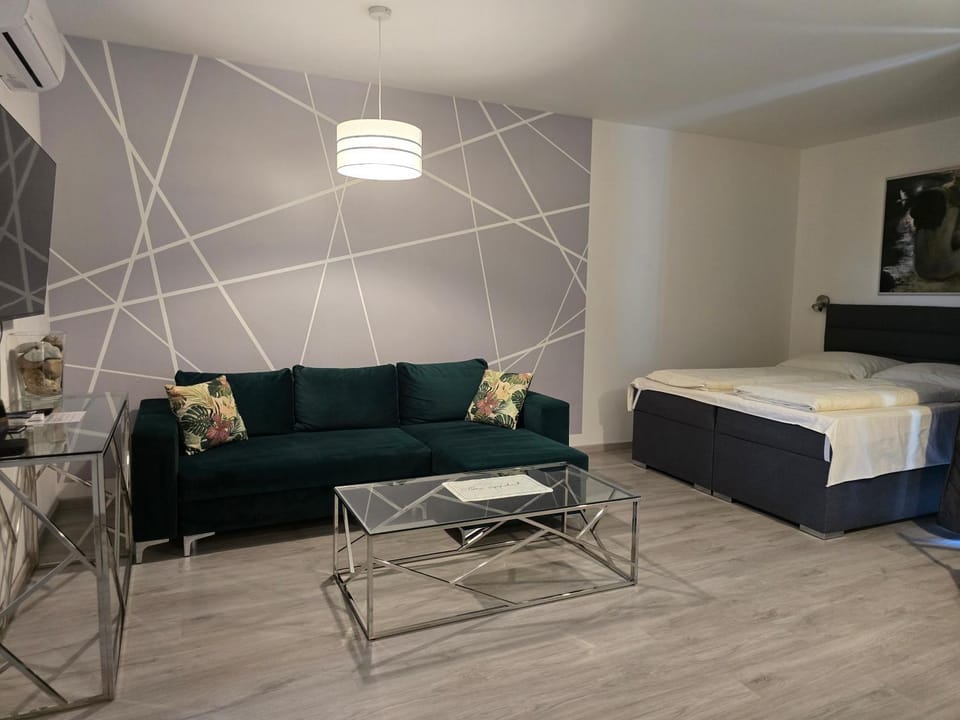 Living room, Photo of the whole room, Bedroom