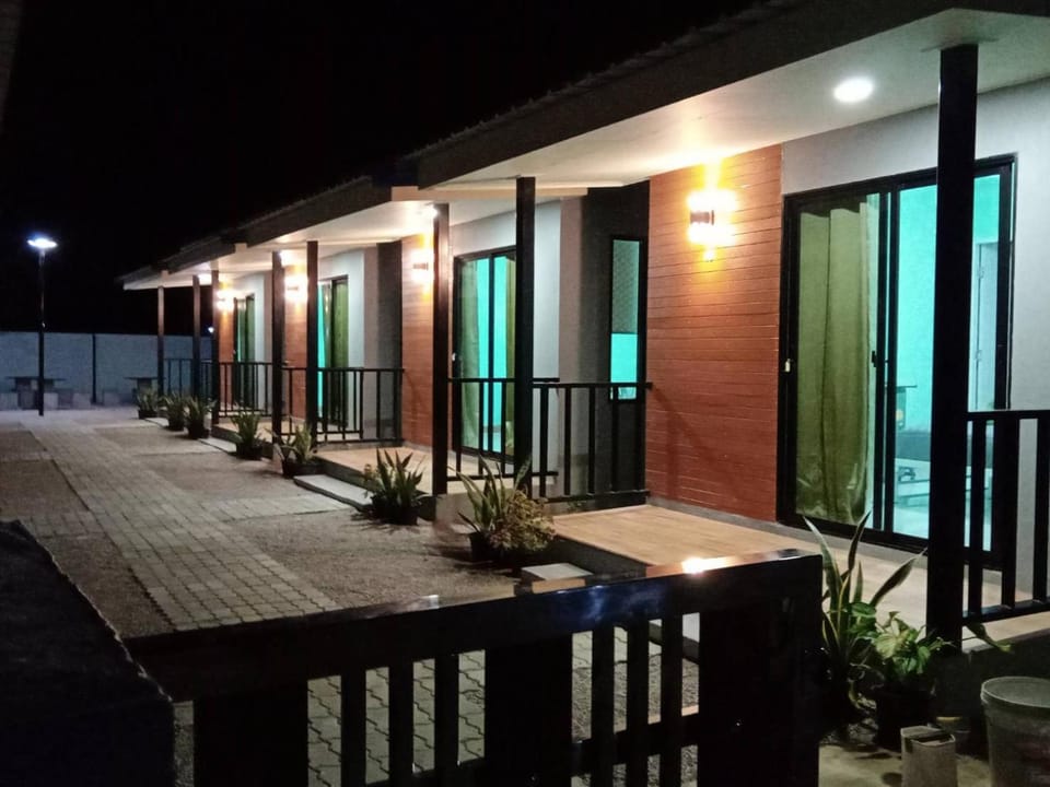 Property building, Night, Balcony/Terrace