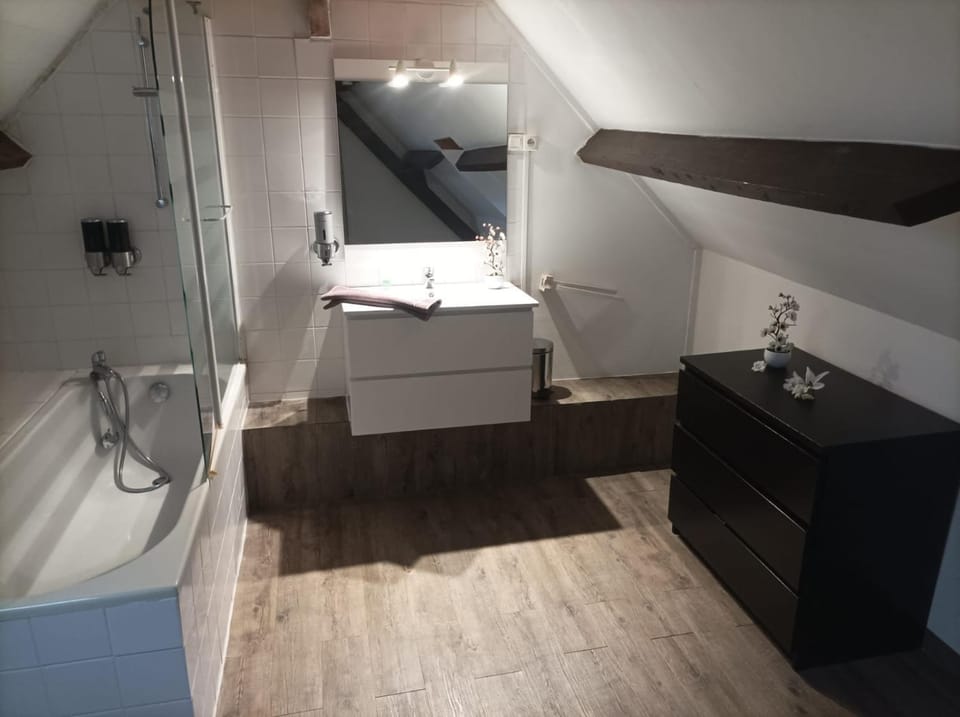 Bathroom, Bath