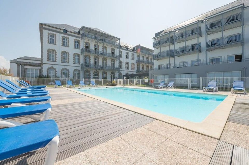 Beau T2 Bis dans résidence de standing RAVALEMENT DE FACADE EN COURS Apartment in Le Croisic