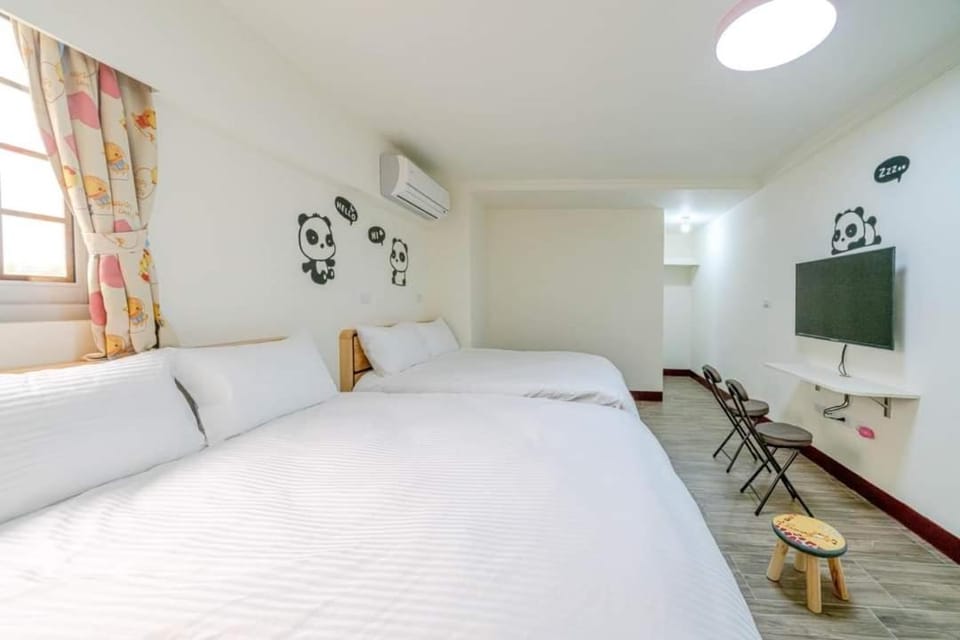 Bed, Photo of the whole room