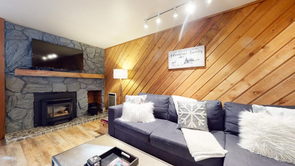 Snowcreek I #11 condo Apartment in Mammoth Lakes