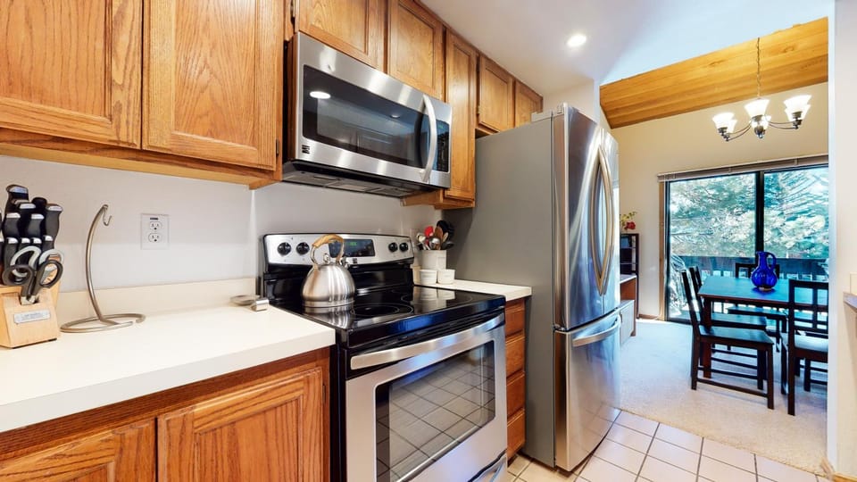 Snowcreek I #28 condo Apartment in Mammoth Lakes