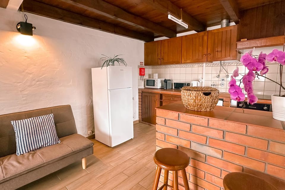 microwave, oven, stove, kitchen