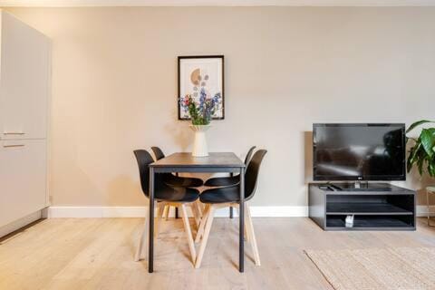 TV and multimedia, Dining area