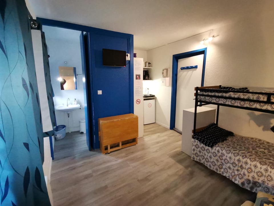 STUDIO LES GLOVETTES Apartment in Provence-Alpes-Côte d'Azur