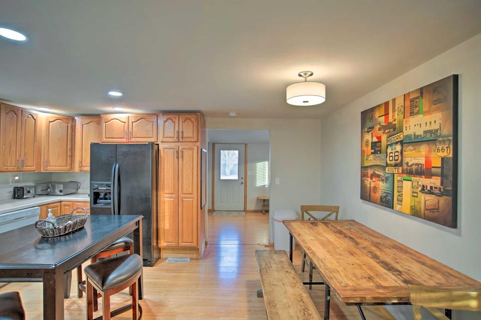 Charming Iowa Abode Near Knoxville Raceway! House in Iowa