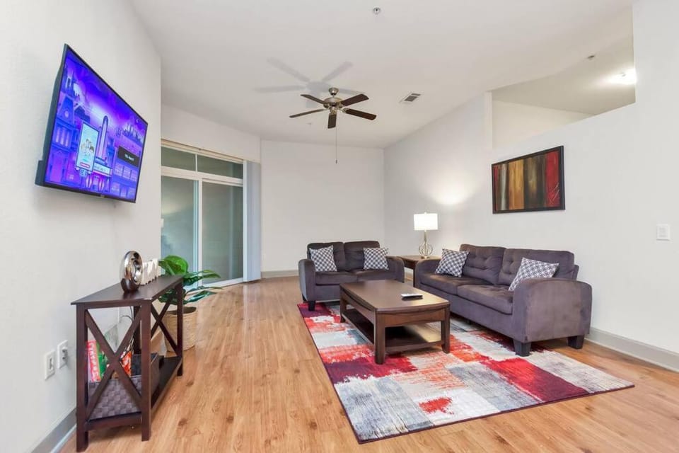 TV and multimedia, Living room, Seating area, Evening entertainment, fireplace